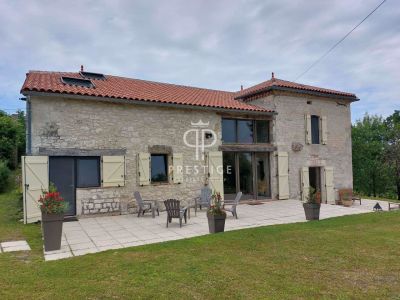 Authentic 6 bedroom Farmhouse for sale with countryside view in Montaigu de Quercy, Midi-Pyrenees