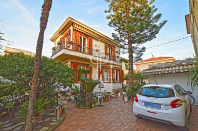 Inviting 6 bedroom Villa for sale in Bordighera, Liguria