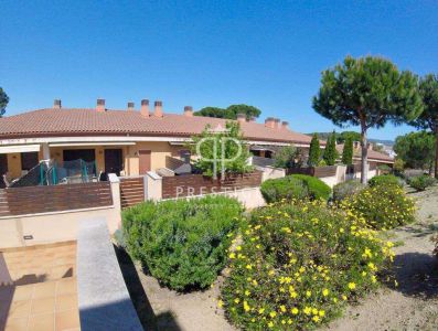 Bright 4 bedroom Villa for sale with countryside view in Fenals, Lloret de Mar, Catalonia