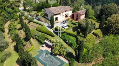 Immaculate 5 bedroom Villa for sale with panoramic view in San Miniato, Tuscany