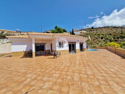 3 bedroom Villa for sale in Canillas de Aceituno, Andalucia