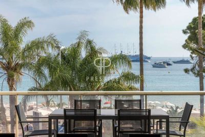 Updated 4 bedroom Apartment for sale with sea view in La Croisette, Cannes, Cote d'Azur French Riviera