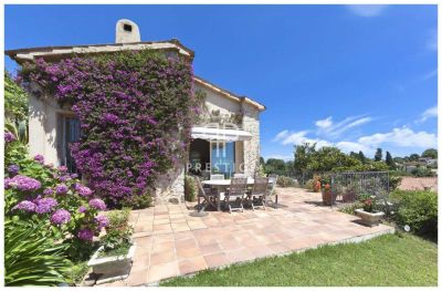 Bright 4 bedroom Villa for sale with sea view in Golfe Juan, Cote d'Azur French Riviera