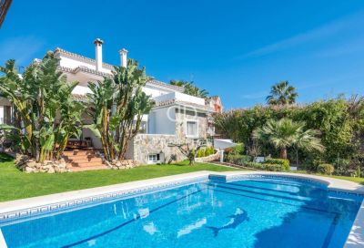 6 bedroom Villa for sale with panoramic view in Atalaya de Rio Verde, Nueva Andalucia, Andalucia