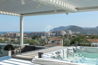 Stylish 3 bedroom Penthouse for sale with sea view in Mandelieu la Napoule, Cote d