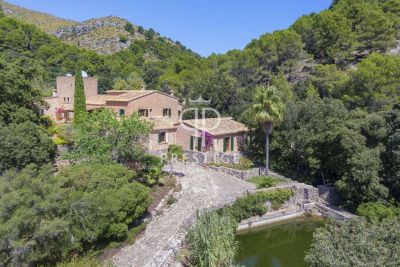 Lovingly Maintained 9 bedroom Farmhouse for sale with panoramic view in Pollenca, Mallorca