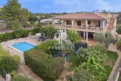 6 bedroom Villa for sale with countryside and panoramic views in Pollenca, Mallorca