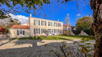 Renovated 4 bedroom House for sale in Sainte Soulle, La Rochelle, Poitou-Charentes