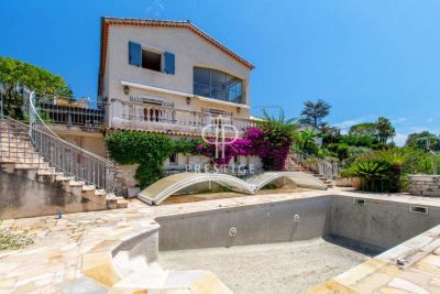 Bright 4 bedroom Villa for sale with panoramic view in Saint Paul de Vence, Cote d'Azur French Riviera