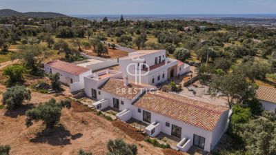 Renovated 9 bedroom Villa for sale in Santa Barbara de Nexe, Algarve