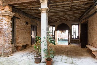 Character Spacious, 2 bedroom Apartment Castello Venice