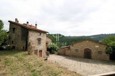 Character Income Potential , Countryside View 3 bedroom Farmhouse Barberino di Mugello