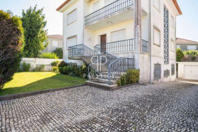 Spacious 4 bedroom Townhouse for sale in Lordelo do Ouro e Massarelos, Porto, Northern Portugal