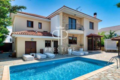 Bright 4 bedroom Villa for sale in Livadia, Larnaca, Larnaca