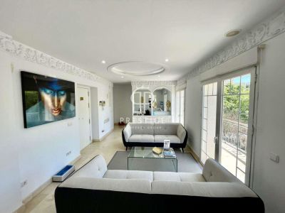 Bright 3 bedroom Apartment for sale in Marbella, Andalucia