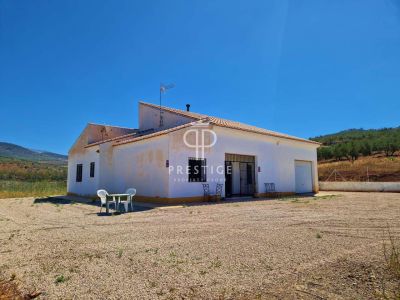 Modern 3 bedroom Villa for sale with countryside view in Riogordo, Andalucia