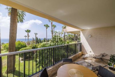 Bright 3 bedroom Apartment for sale with panoramic view and sea view views in Cannes, Cote d'Azur French Riviera