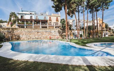 Renovated 3 bedroom Townhouse for sale with sea view in Nagueles, Marbella, Andalucia