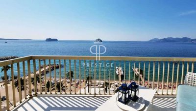 Refurbished 2 bedroom Apartment for sale with panoramic view and sea view in Cannes, Cote d'Azur French Riviera