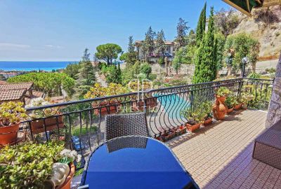 Bright 2 bedroom Apartment for sale with sea view in Vallecrosia, Liguria