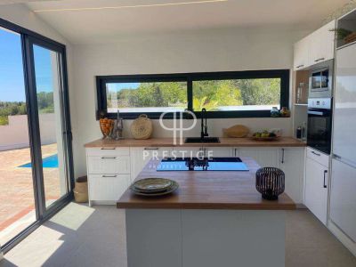 Renovated 3 bedroom Villa for sale with panoramic view in Santa Barbara de Nexe, Algarve