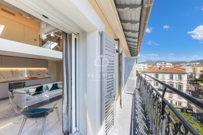 Luxury 3 bedroom Penthouse for sale in Carre d'Or, Nice, Cote d'Azur French Riviera