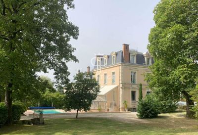 Renovated 7 bedroom Manor House for sale in Saint Junien, Limousin