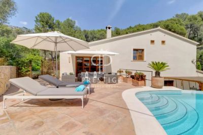 Bright 5 bedroom Farmhouse for sale with countryside view in Calvia, Mallorca