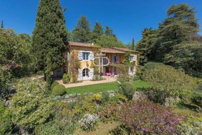 Lovingly Maintained 6 bedroom Farmhouse for sale with panoramic view and sea view in Chateauneuf, Cote d'Azur French Riviera