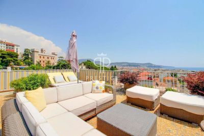 Inviting 2 bedroom Apartment for sale with panoramic view and sea view views in Nice, Cote d'Azur French Riviera