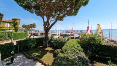 Lovingly Maintained 2 bedroom Duplex for sale with panoramic view and sea view in Palm Beach, Cannes, Cote d'Azur French Riviera