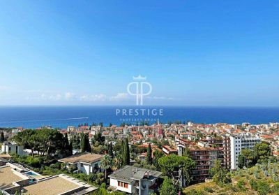 Stylish 2 bedroom Apartment for sale with sea view in Bordighera, Liguria