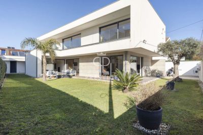 Inviting 3 bedroom Villa for sale in Arcozelo, Northern Portugal