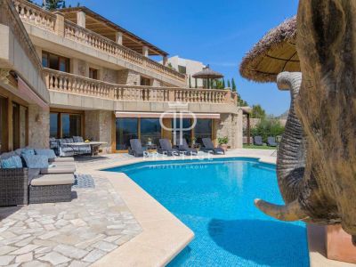 Unique 5 bedroom Villa for sale with sea view and countryside view in Pollenca, Mallorca