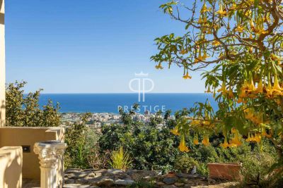 Authentic 3 bedroom Villa for sale with sea view in Arma di Taggia, Liguria