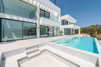 New Build 5 bedroom Villa for sale with panoramic view in Benahavis, Andalucia