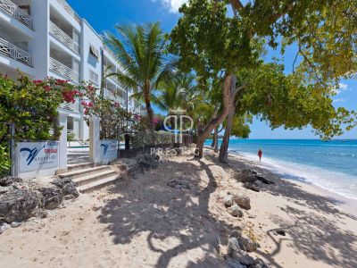 Beachfront 2 bedroom Apartment for sale with sea view in Paynes Bay, Holders Hill, Saint James