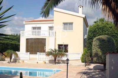 Exclusive 3 bedroom Villa for sale with sea view in Mesa Chorio, Paphos, Paphos