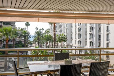 Bright 2 bedroom Apartment for sale with sea view in La Croisette, Cannes, Cote d'Azur French Riviera