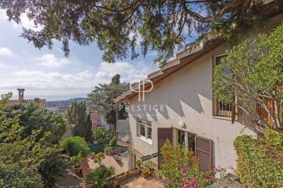 4 bedroom Villa for sale with sea view with Income Potential in Vallecrosia, Liguria