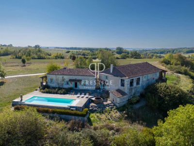 Authentic 7 bedroom Manor House for sale with panoramic view in Duras, Aquitaine
