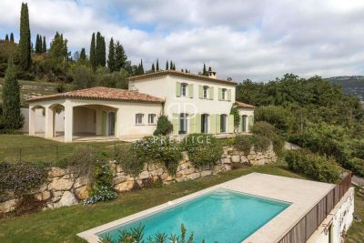 Bright 5 bedroom Villa for sale with panoramic view in Opio, Cote d'Azur French Riviera