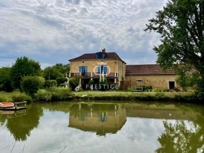 Character 5 bedroom House for sale with countryside view and lake or river view views in Lanquais, Aquitaine