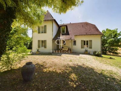 Character 4 bedroom House for sale with countryside view in Eymet, Aquitaine