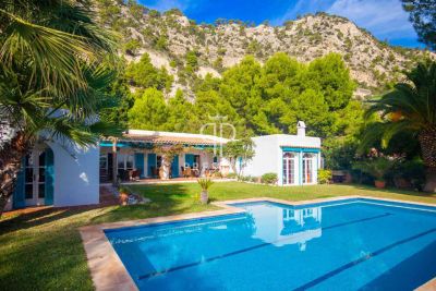 Bright 3 bedroom Villa for sale with sea view and panoramic view views in Es Cubells, Ibiza