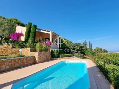 Bright 3 bedroom Villa for sale with sea view and panoramic view views in Cannes, Cote d