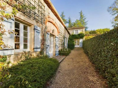 Character 5 bedroom House for sale with countryside view in Montayral, Aquitaine