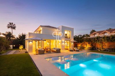 Luxury 4 bedroom Villa for sale in Nueva Andalucia, Andalucia