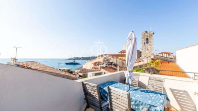 Character 1 bedroom Apartment for sale with panoramic view in Antibes, Cote d'Azur French Riviera