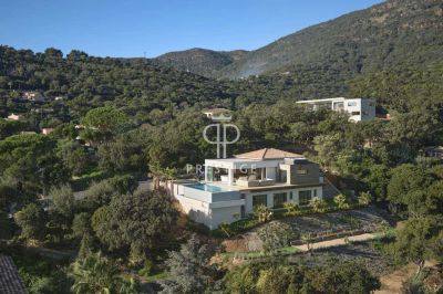 Immaculate 5 bedroom Villa for sale with sea view and panoramic view views in Cavalaire sur Mer, Cote d